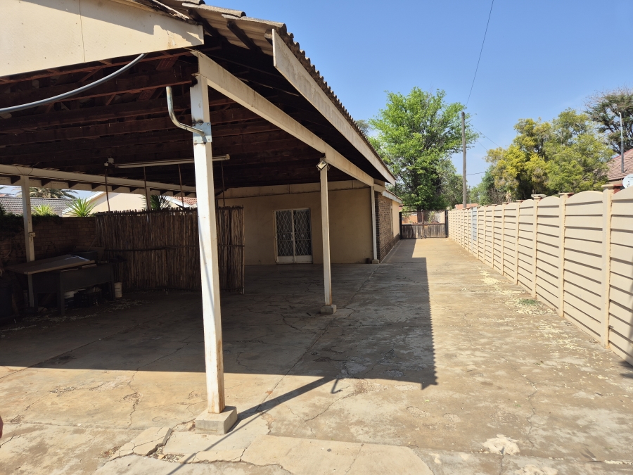 4 Bedroom Property for Sale in Wilkoppies North West